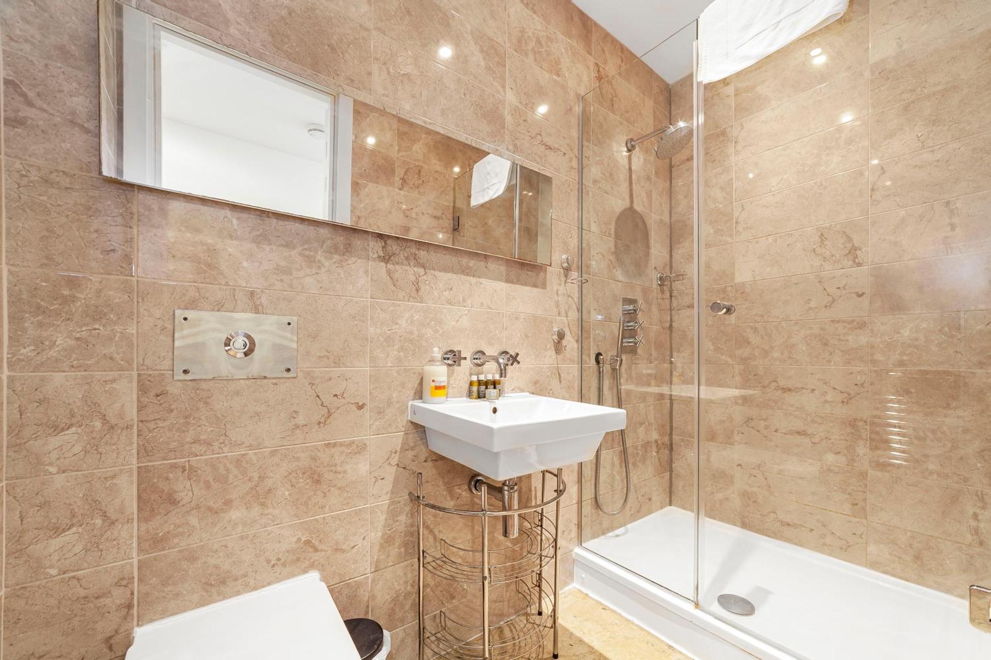 Deluxe Holborn Two Bedroom Apartment London Exterior photo